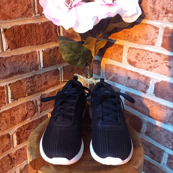 Skechers Black Memory Foam Sneakers - Picture 1 of 4